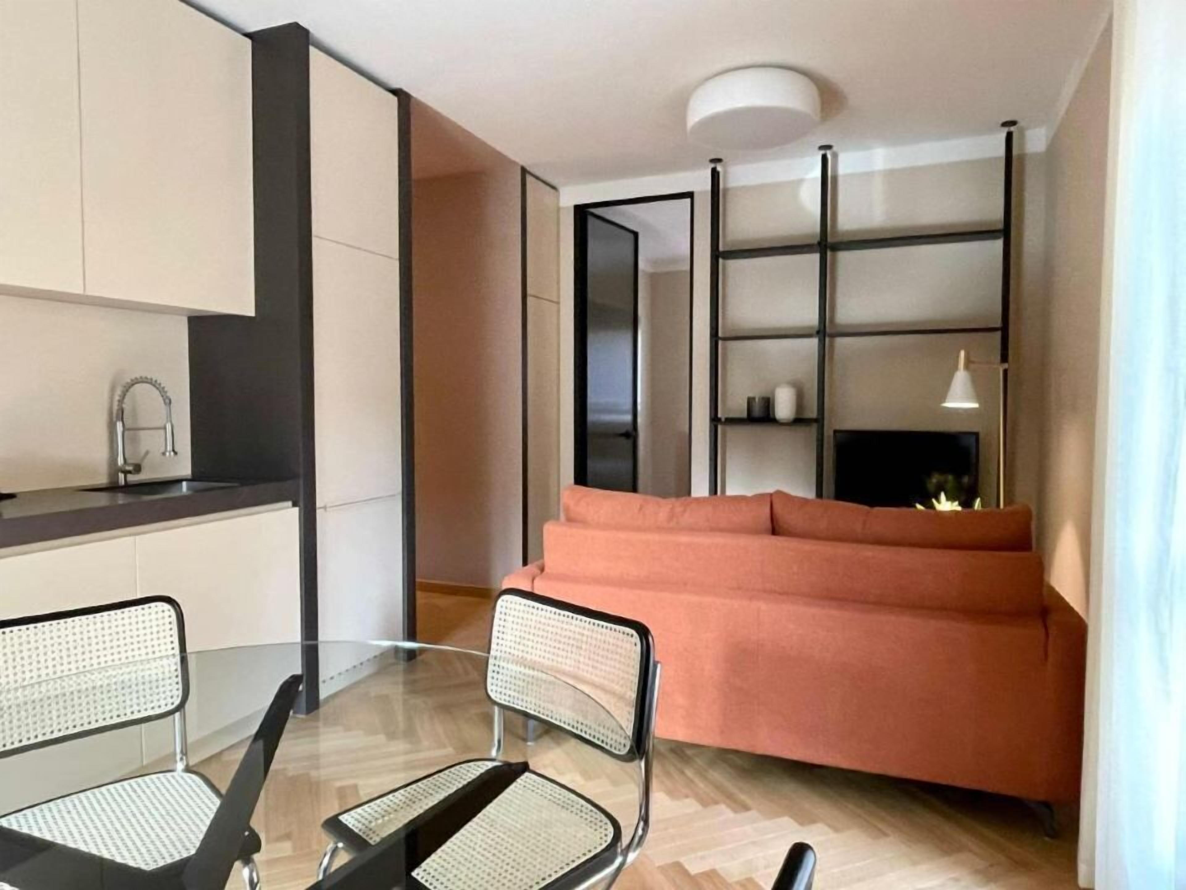 Ca Bela - Moscova, Milan